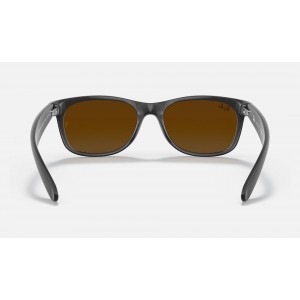 Ray Ban New Wayfarer Flash RB2132 Sunglasses Flash + Black Frame Green Flash Lens