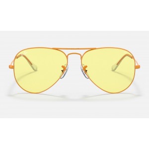 Ray Ban Aviator Solid Evolve RB3025 Sunglasses Yellow Photochromic Evolve Orange